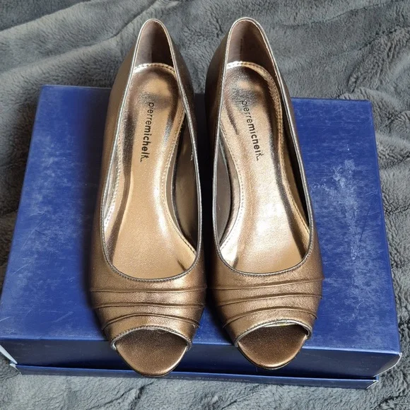 Pierre Michel Bronze Metallic Leather Peep Toe Wedges! Size 37! - Picture 3 of 15